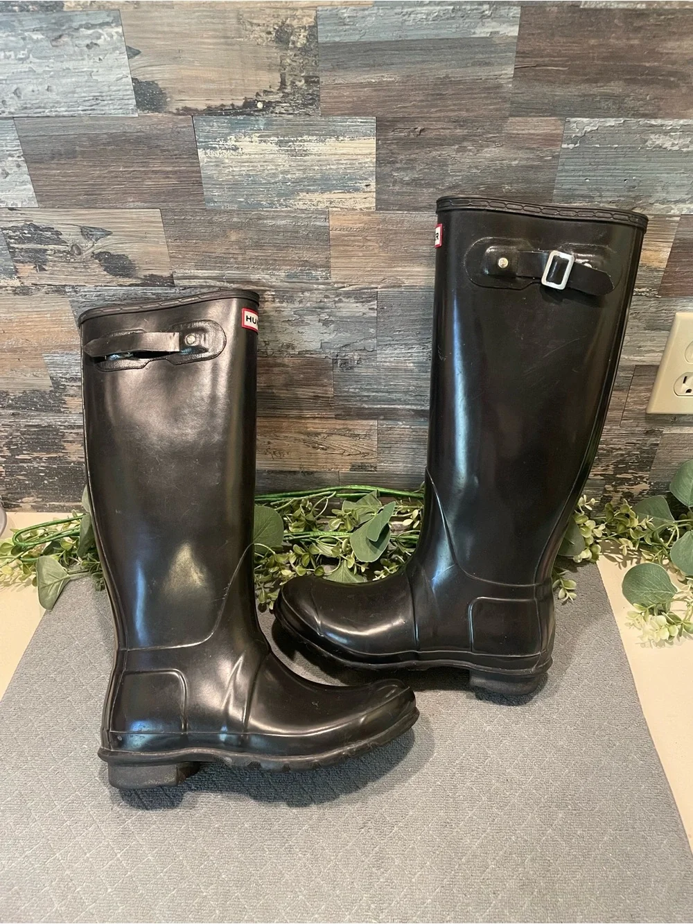Hunter Original Tall Gloss Rain Boots Size 8 Women's